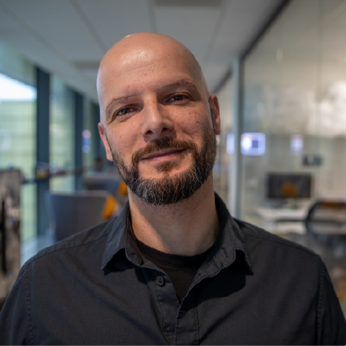Headshot of Henrique Braga