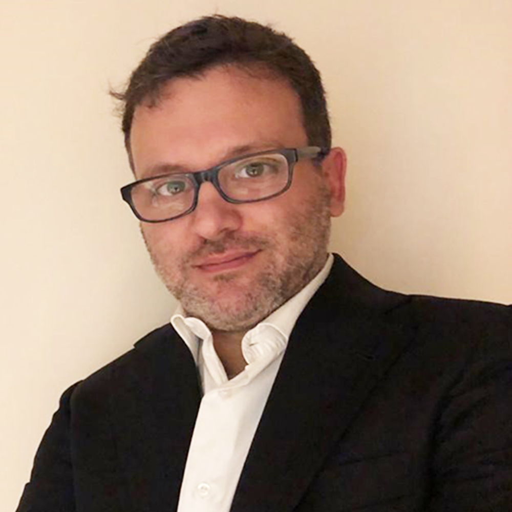 Headshot of Dr Nicola McCarthy