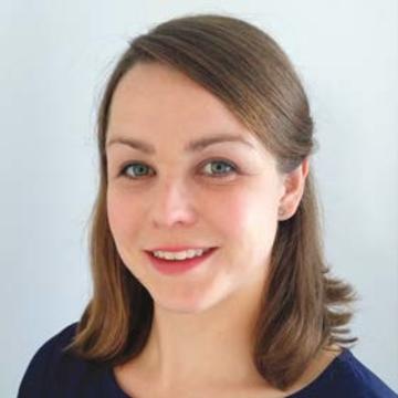 Headshot of Dr Nicola McCarthy